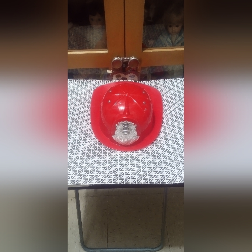 Fire Chief Helmet - Picture 1 of 8